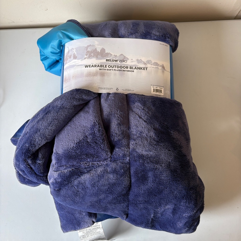 Below Zero Wearable Outdoor Blanket Blue Plush Outdoor Hiking Travel 72x54